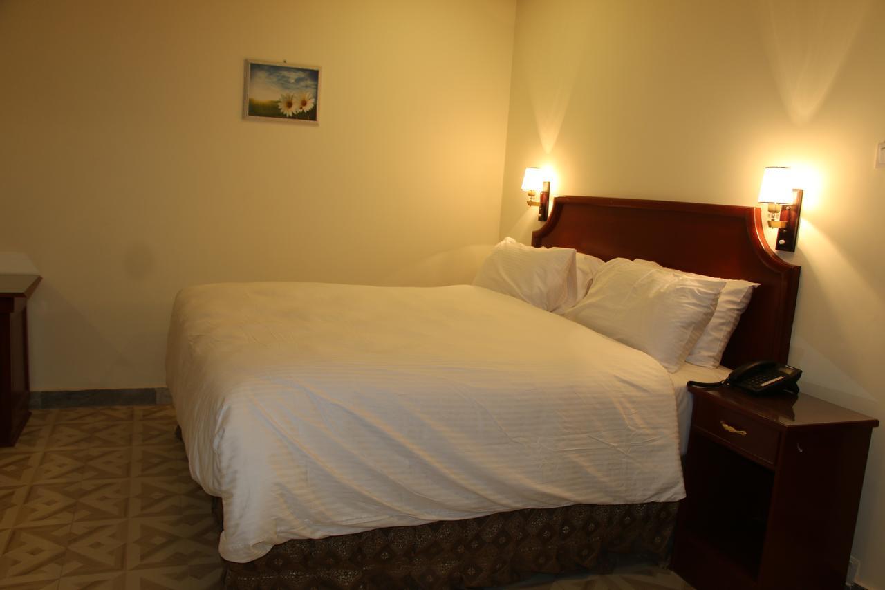 Indus Hotel حيدر أباد المظهر الخارجي الصورة