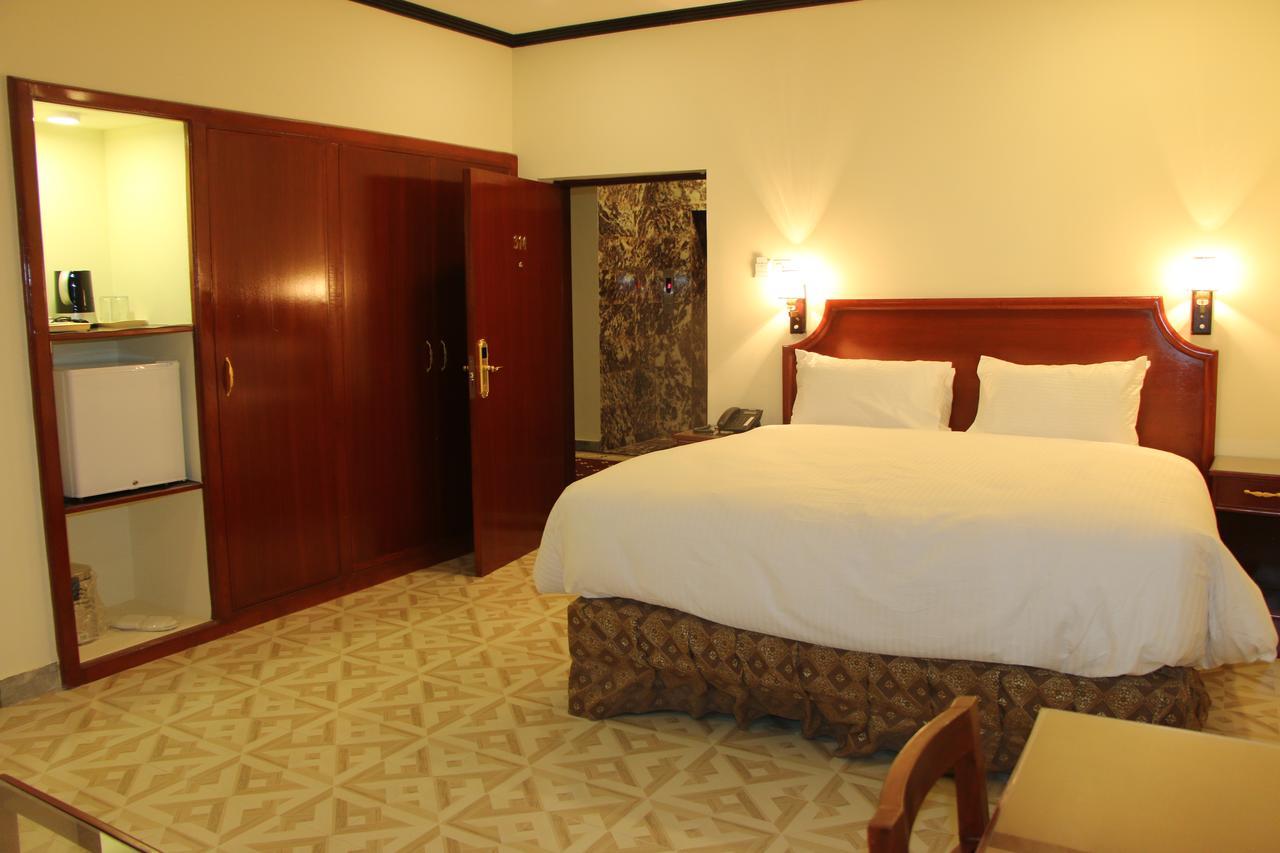 Indus Hotel حيدر أباد المظهر الخارجي الصورة