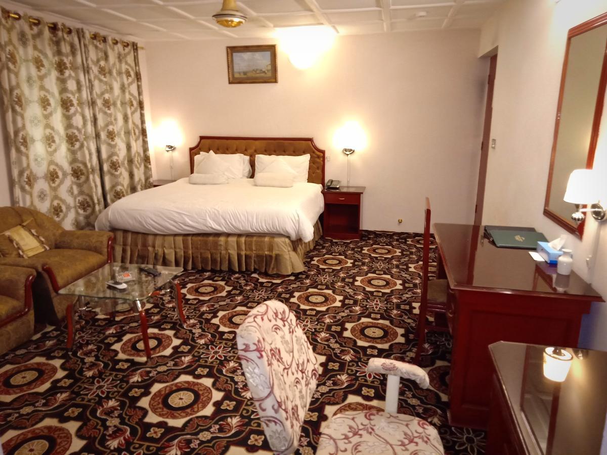 Indus Hotel حيدر أباد المظهر الخارجي الصورة